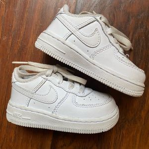White Baby Nike Tennis Shoes | 5C